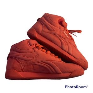 Reebok Red Pile High-Top Women’s size 6